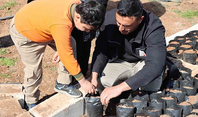 Şanlıurfalı minikler tescilli ürünü toprakla buluşturdu
