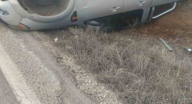 Şarampole devrilen aracın sürücüsü yaralandı