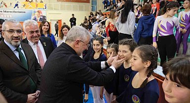 Şehit babasının kabrine bıraktığı notla duygulandırmıştı, belediye başkanı yalnız bırakmadı