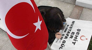 Şehit mezarları lise öğrencilerinin eli ile güzelleşiyor