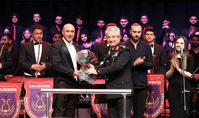 Şehitler Destanı Oratoryosu Balıkesir ve Bursa'da sahnelendi