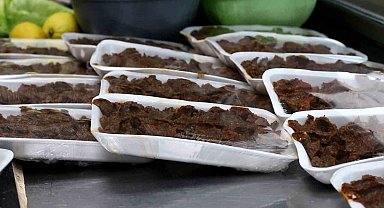Siirt'te Ramazan ayının vazgeçilmezi çiğköfteye yoğun ilgi