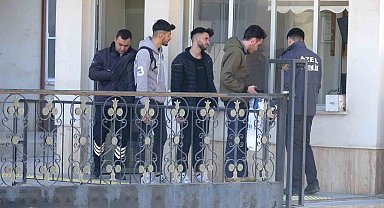 Silahla oynarken arkadaşını vurarak öldürdü