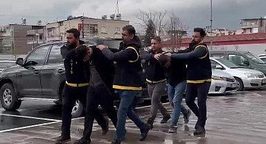 Silahla rehin alıp, mobil uygulamadan 200 bin TL gasp eden 2 kişi tutuklandı