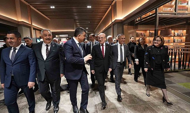 Şimşek, D.T. Şehitkamil Sahnesi'ni inceledi
