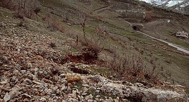 Şırnak-Hakkari yolu çökme nedeniyle trafiğe kapatıldı