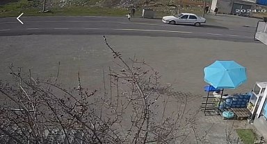 Siverek'te otomobilin çocuğa çarpma anı güvenlik kamerasında