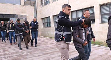 Sosyal medya üzerinden sahte altınlarla 1 milyon 325 bin TL'lik vurgun yapan 19 kişi adliyeye sevk edildi