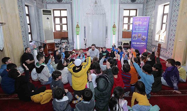 Sultangazili Çocuklar Sertaç Abi ile cami buluşmalarında bir arada