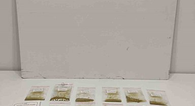 Şüpheli araçta 11 paket uyuşturucu ele geçirildi: 2 gözaltı