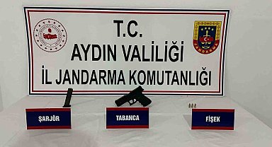 Şüpheli şahsın üzerinde ruhsatsız tabanca ele geçirildi