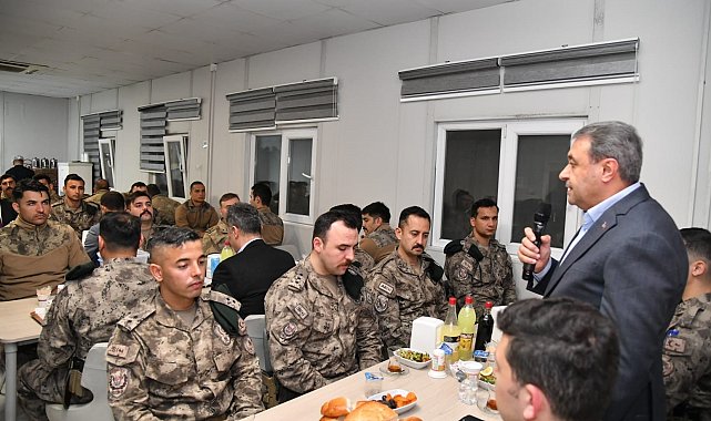 Suriye'nin kuzeyindeki Türk güvenlik güçleri iftarda bir araya geldi