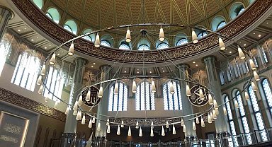 Taksim Camii gül suyuyla yıkandı