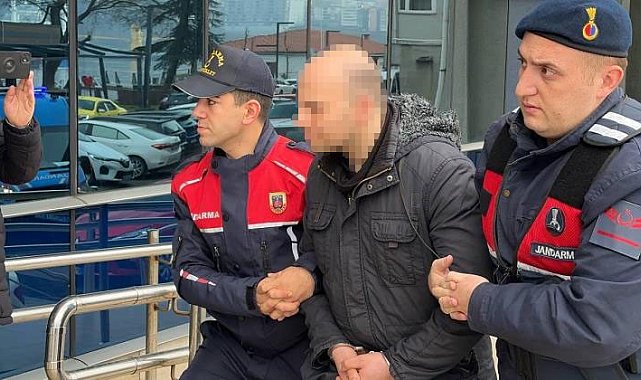 Tartıştığı kasiyere "Başımıza ne geldiyse bu kapalılardan geldi" diyen müdür yardımcısı gözaltında