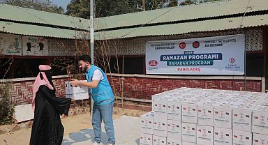 TDV'den Arakanlı Müslümanlara 10 bin iftar paketi yardımı