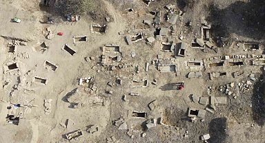 Tenedos Antik Kenti kazılarında çocuk mezarlığı keşfedildi