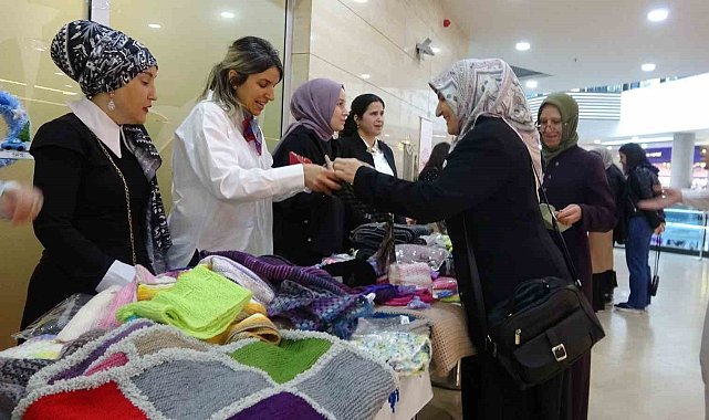 Terapilerde yapılan el emeği ürünlere vatandaşlardan yoğun ilgi