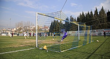 TFF 2. Lig: Belediye Derincespor: 3 - Isparta 32 Spor: 0