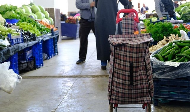 Ticaret satış hacmi yıllık yüzde 0,4 azaldı