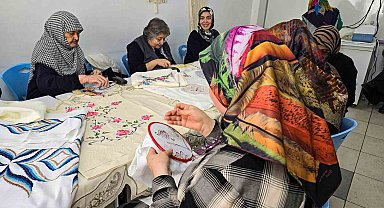 Tokat'ta 82'lik Cevriye Teyze ikinci kez çeyizini hazırlıyor