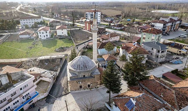 Tokat'ta yıllara meydan okuyan cami vandallara direnemedi