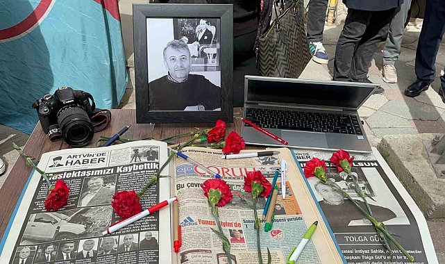 Trafik kazasında hayatını kaybeden İHA Artvin eski muhabiri son yolculuğuna uğurlandı