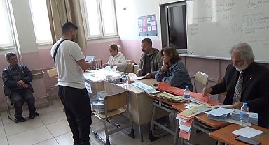 Tunceli'de oy verme işlemi başladı