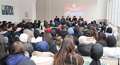 Türkeli MYO'da 'Mikrofon Gençlerde'