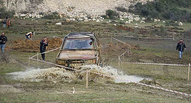 Türkiye'nin birçok noktasından gelen off-road tutkunları İstanbul'da buluştu
