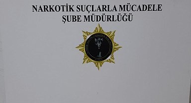 Uçaktaki yolcunun şampuan kutusundan uyuşturucu çıktı