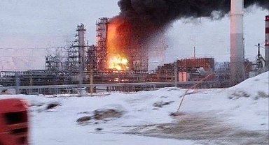 Ukrayna'dan Rusya'ya İHA saldırısı: 2 tesiste yangın çıktı