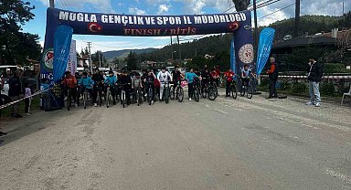 Ula'da 150 sporcu ile bisiklet yarışması gerçekleştirildi