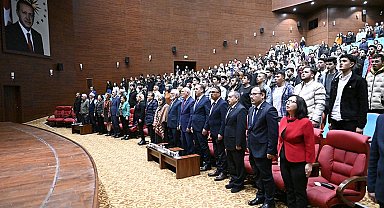 Uşak Üniversitesinden anlamlı konferans
