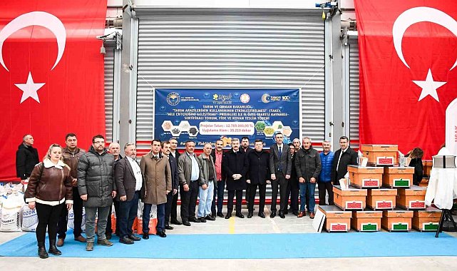 Uşaklı üreticiye tohum, fide, arı ve arıcılık malzemeleri dağıtıldı