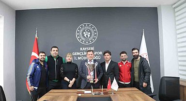 Üst üste 3 yıldır Türkiye şampiyonu oldular