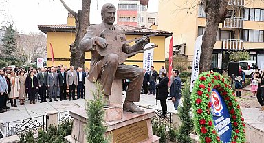 Usta halk ozanı Özay Gönlüm vefatının 24. yıl dönümünde de unutulmadı
