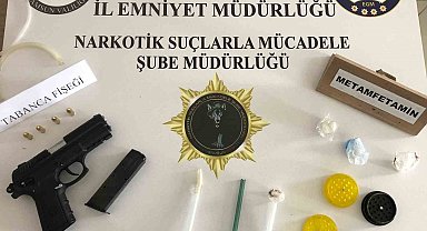 Uyuşturucu ve silahla yakalanan 2 kişi gözaltına alındı