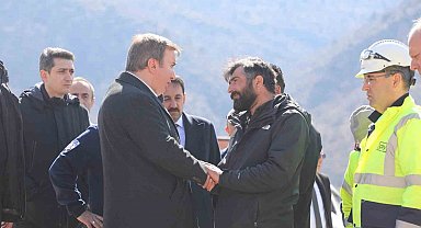 Vali Aydoğdu, göçük altında kalan işçilerin ailelerini ziyaret etti