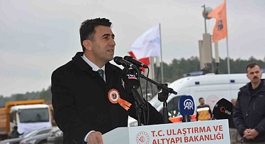 Vali Aygöl, "Bilecik, 8 Organize Sanayi Bölgesiyle yıllık 3 milyar dolar üretim yapan bir ildir"
