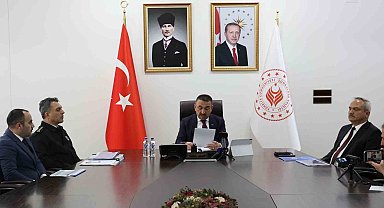 Vali Hacıbektaşoğlu'ndan asayiş ve güvenlik bilgilendirme toplantısı