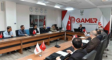 Vali Şıldak seçim koordinasyon merkezinde