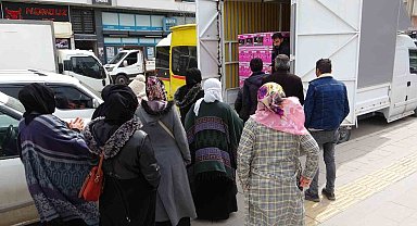 Vanlı iş adamından bin aileye Ramazan yardımı