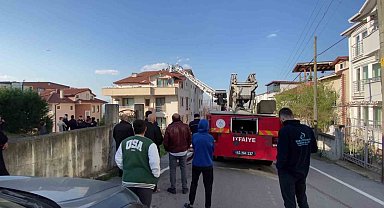 Vatandaşlar yangını meraklı gözlerle izledi
