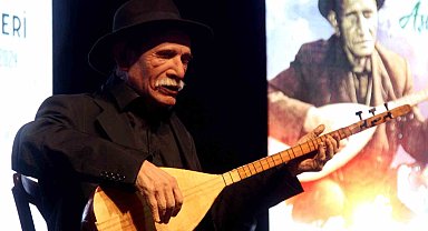 Vefatından 51 yıl sonra robotu sahnede konser verdi