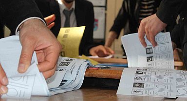 Yalova'da oy sayımı başladı