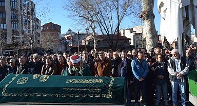 Yamaç paraşütü kazasında hayatına kaybeden öğretim görevlisi toprağa verildi
