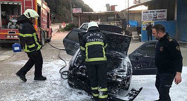 Yanan araçta maddi hasar oluştu