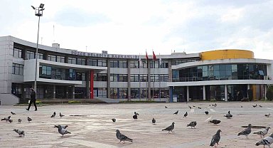 Yasak yerlere asılan afişler kaldırılacak