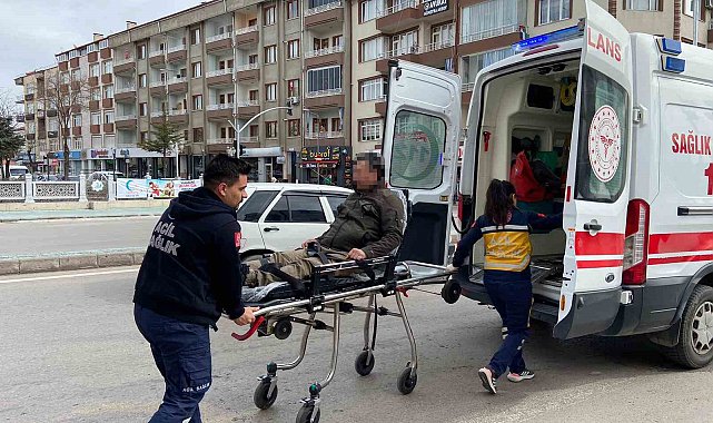 Yaşlı kadına çarpmamak için elektrikli bisikletten düştü
