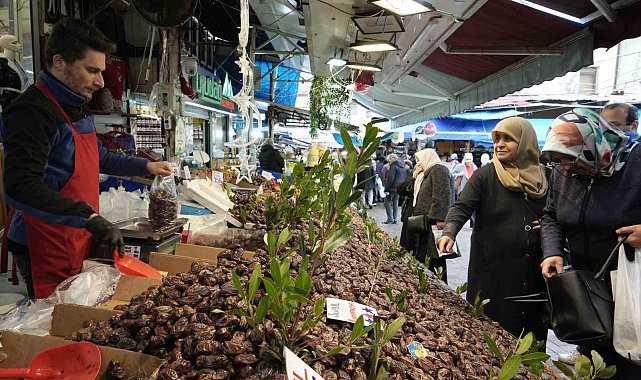 Yıkanmış hurmalara dikkat
